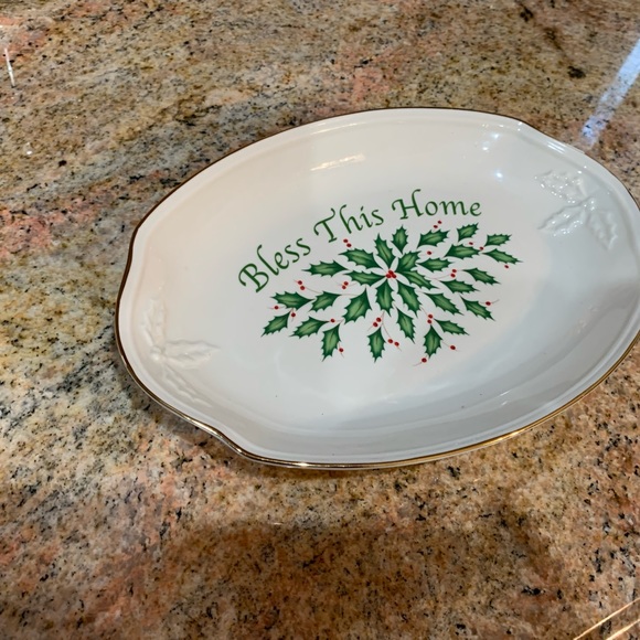 Lenox Holiday Ivory "Bless This Home" 10" Tray. New condition, no box. - Picture 7 of 7